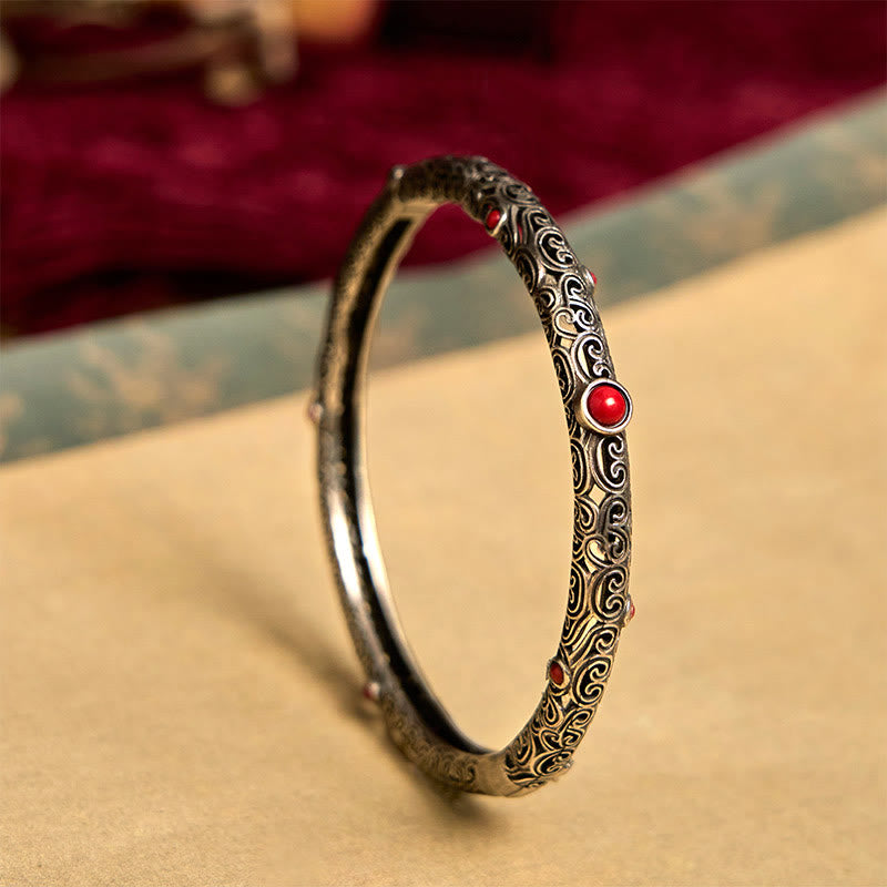 Armband Roter Achat Kupfer – Glück mit verziertem Muster elegant getragen