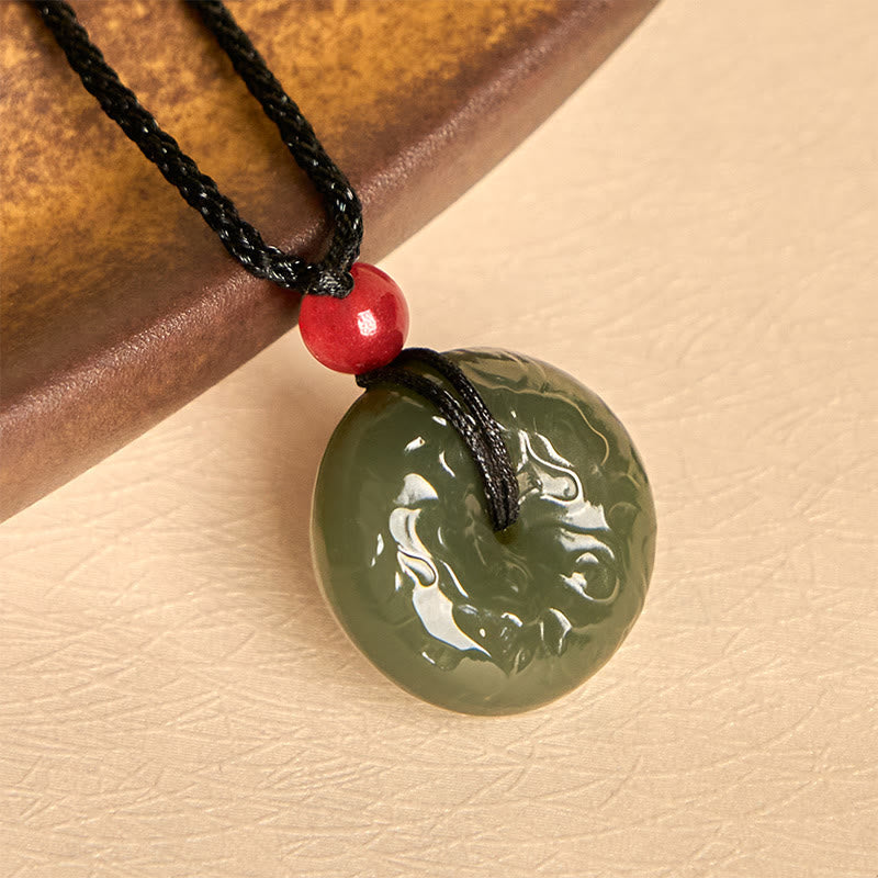 Grüne Jade Kette Wolken Buddha Glück Anhänger mit roter Perle