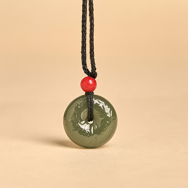 Jade Kette Buddha Glück Anhänger Wolken Design schwarzes Seidenband