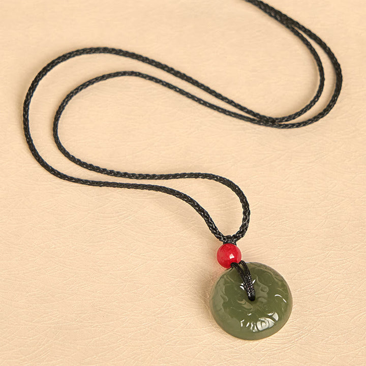 Kette Jade grüner Buddha Anhänger Glück rote Perle Schnur