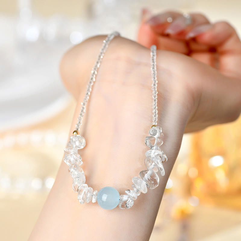 Aquamarin Kette mit unregelmäßigen Kristallen getragen Heilung Naturstein