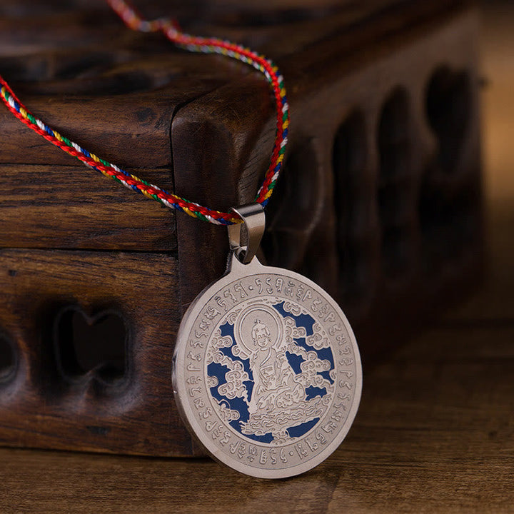 Edelstahl Anhänger Kette Medizin-Buddha Herzmantra weißer Naturstein getragen