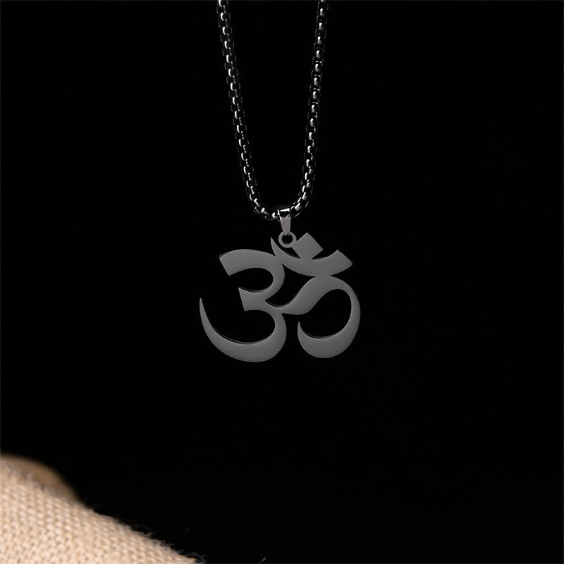Edelstahl Kette mit Om Symbol Mantra Anhänger Fokus