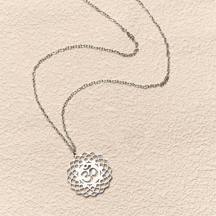 Silberne Edelstahl Kette Lotus Om Symbol Mandala Anhänger