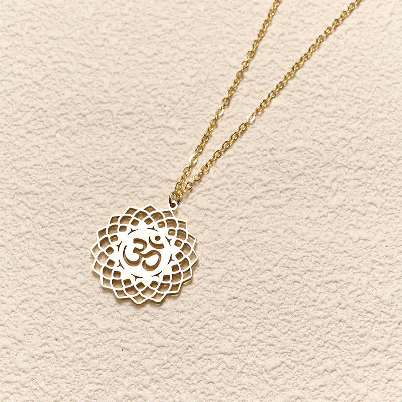 Goldene Kette mit Lotus Om Symbol Anhänger aus Edelstahl Mandala