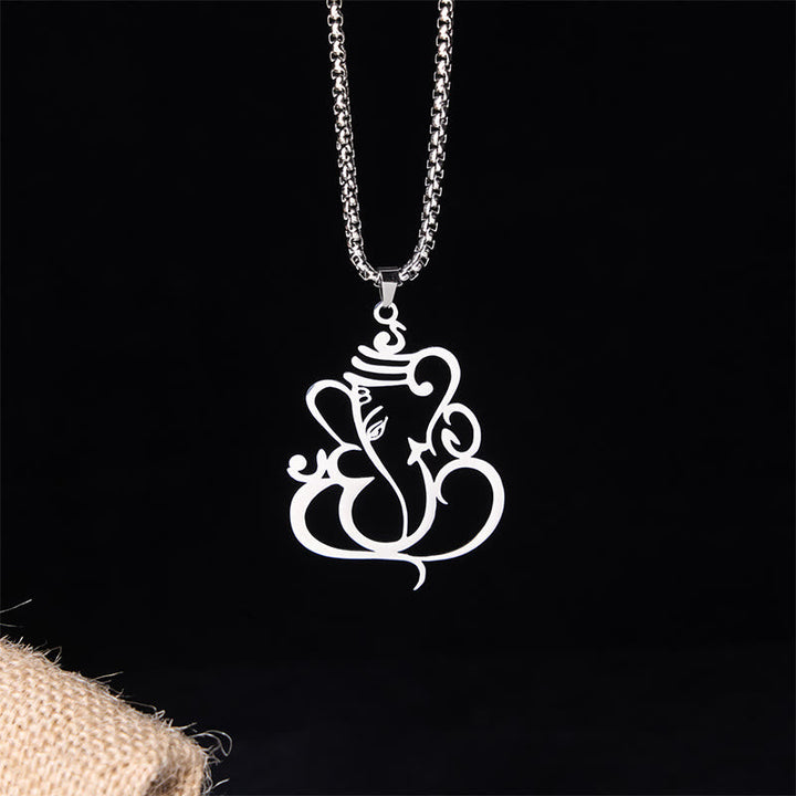 Silberne Edelstahl Kette mit Ganesha Elefant Anhänger Schutz Glücksbringer