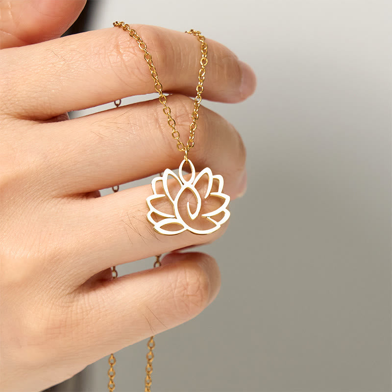Goldene Halskette mit weißem Lotus Hohlraum Edelstahl Anhänger Erleuchtung