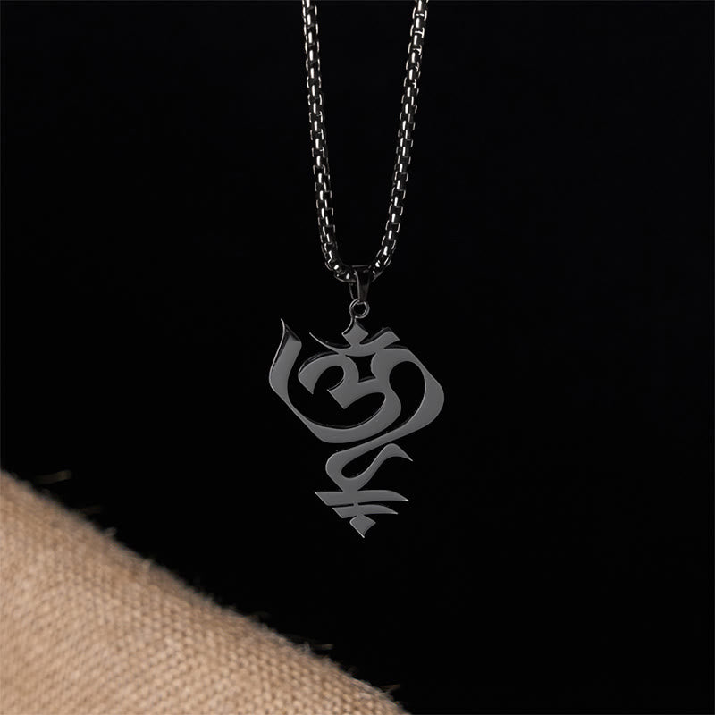 Edelstahl Kette Om Symbol Anhänger geometrisches Design getragen