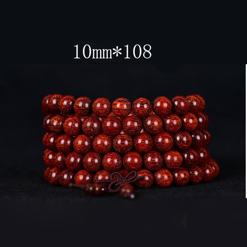 Rotes Sandelholz Armband 10mm mit 108 Perlen Nahaufnahme Detailansicht