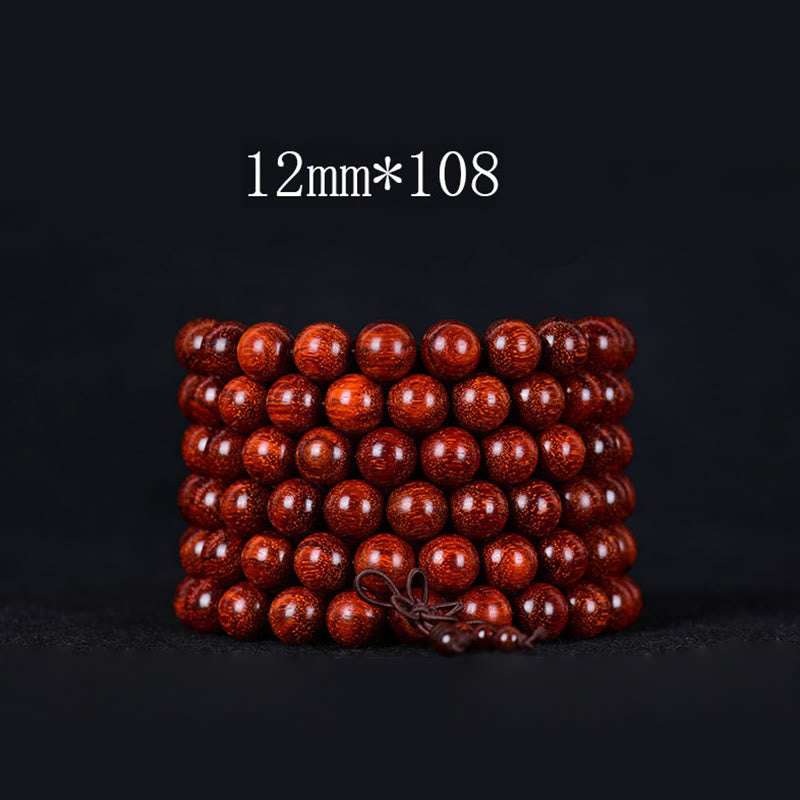 Rotes Sandelholz Armband 12mm mit 108 Perlen Nahaufnahme