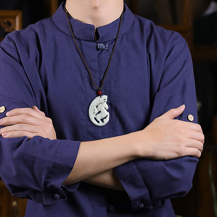 Jade Drachen Anhänger Kette schwarz getragen Glück Wohlstand Chinesisch