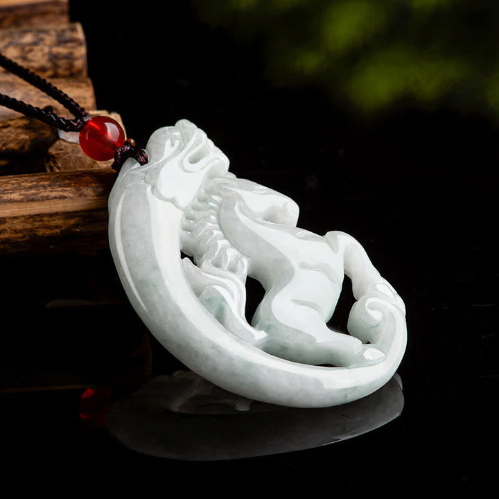 Jade Drachen Anhänger Kette mit roten Perlen Chinesisch Wohlstand