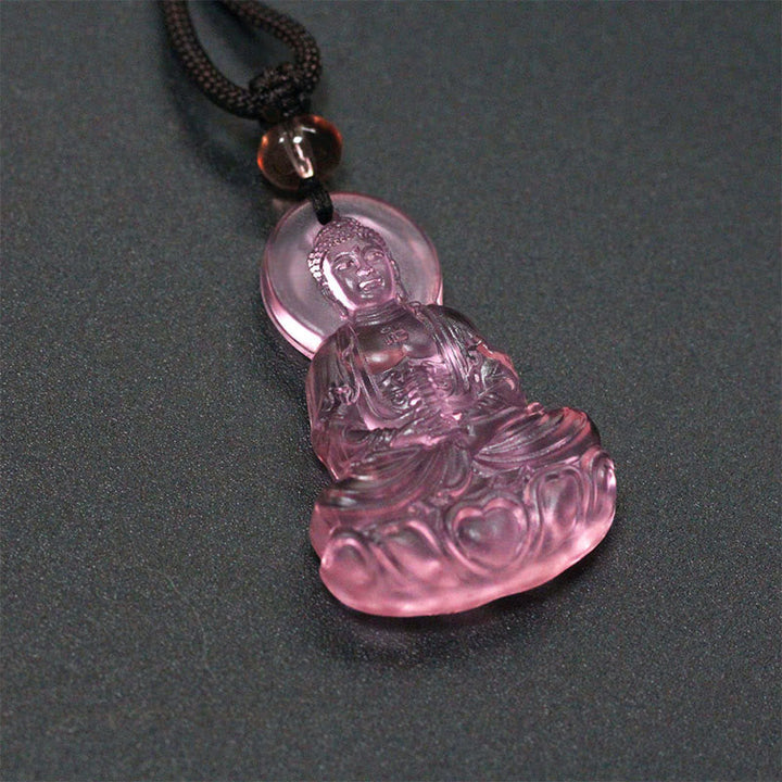 Rosa Liuli-Kristall Medizin-Buddha Anhänger an schwarzer Kette getragen