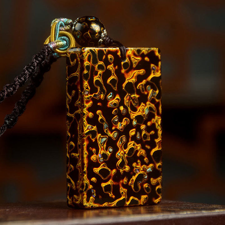 Buddha Schutz Anhänger Kette aus Sandelholz strukturiert elegant