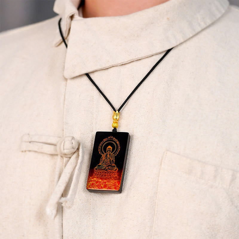 Schwarze Buddha Kette Sandelholz Geburtsbuddha Anhänger am Hals getragen