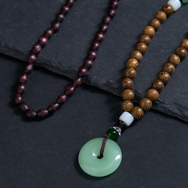 Wenge-Holz Kette mit grünem Jade Anhänger Buddha-Schnalle Frieden