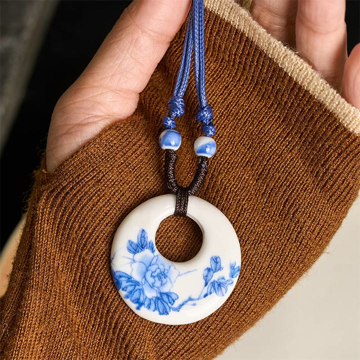 Weiße Keramik Kette Lotusbluete Anhänger Erleuchtung Weisheit