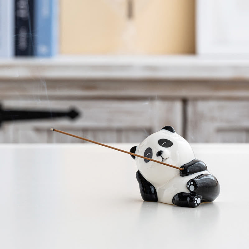 Räucherturm Panda Keramik Deko Panda mit zusammengekniffenen Augen