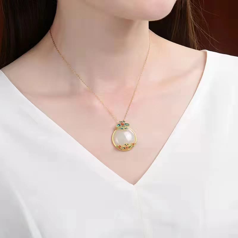 Kette weiße Jade rote Achat Blume Glück