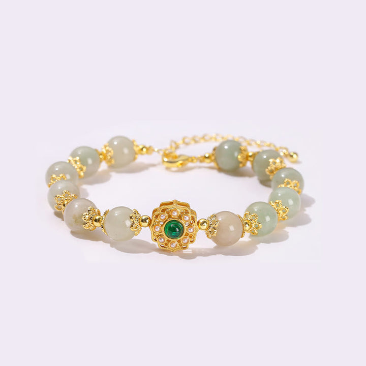 Jade Armband mit goldfarbenen Perlen und grünem Stein Schmuck