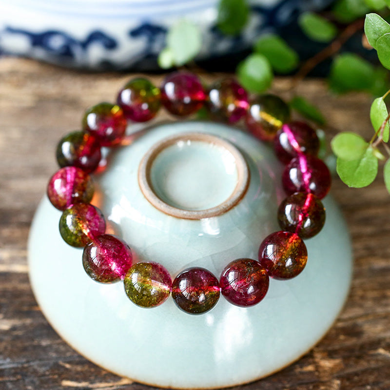 Tourmaline Armband Liebe Weisheit auf weißer Keramikschale Naturstein