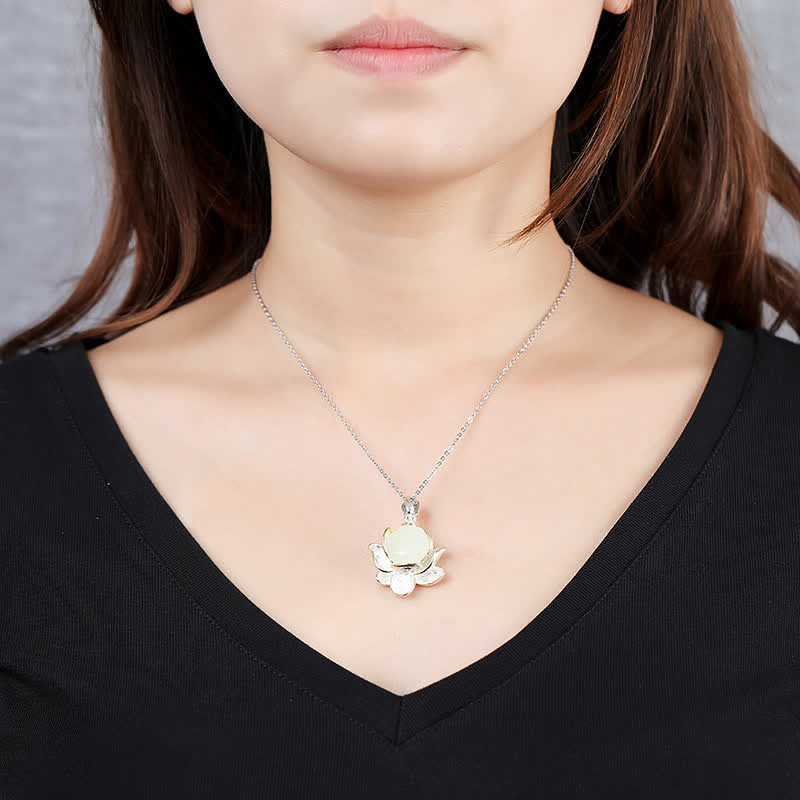 Kette Weiße Jade Lotus Glück Silber Anhänger
