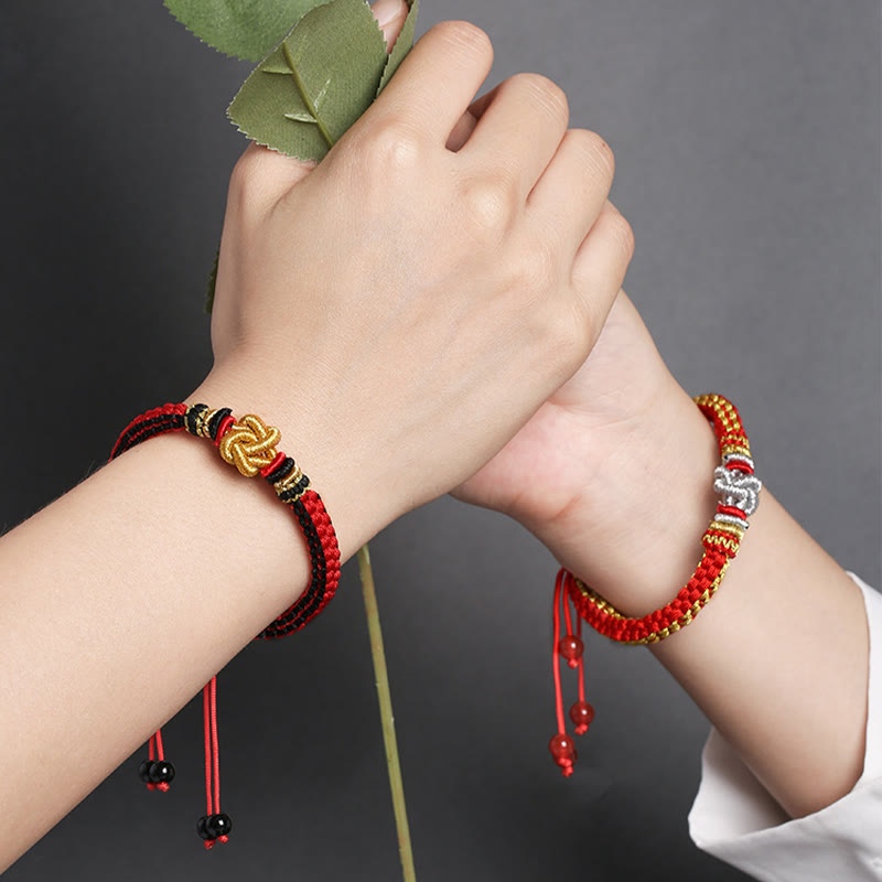 Rotes Armband – Glück & Liebe elastisch am Handgelenk getragen Perlen