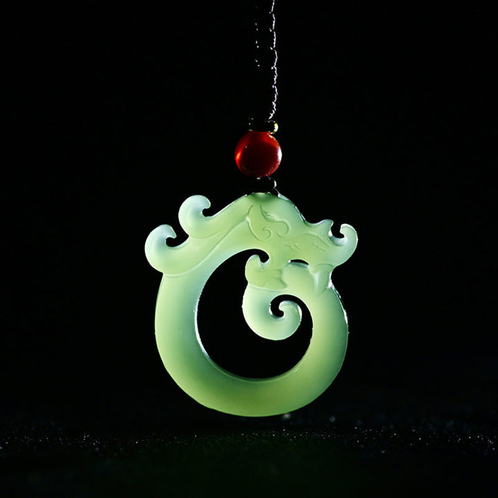 Jade Anhänger Hellgrün Drache Schutz Glück