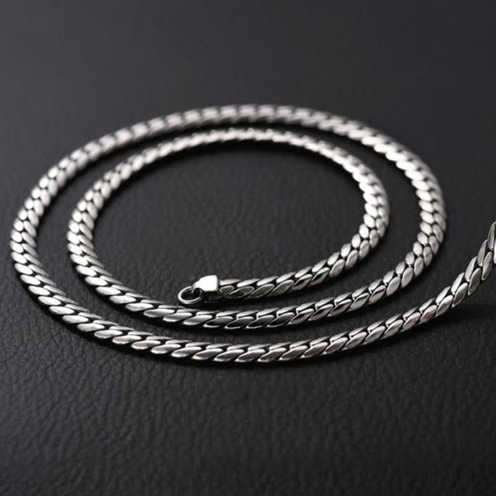 Silbernes Armband Kupfer – Stärke Energie glänzend Kettenmuster elegant.