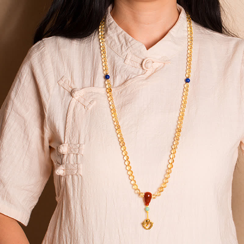 Mala 925 Silber Roter Achat Halskette mit goldenem Kettenglied getragen