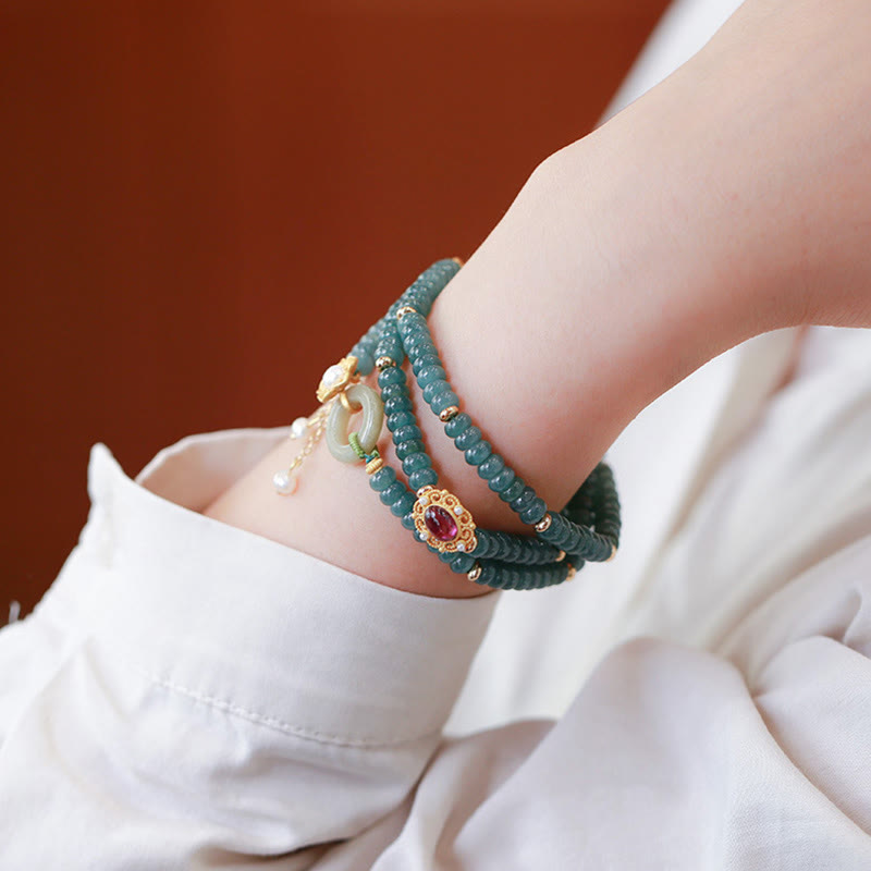 Cyan Jade Armband 925 Silber elegant am Handgelenk getragen Frieden Erfolg