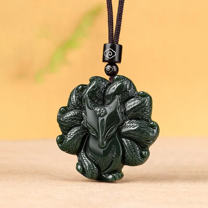 Kette Hetian Jade Neunschweif-Fuchs Glück dunkelgrün Anhänger
