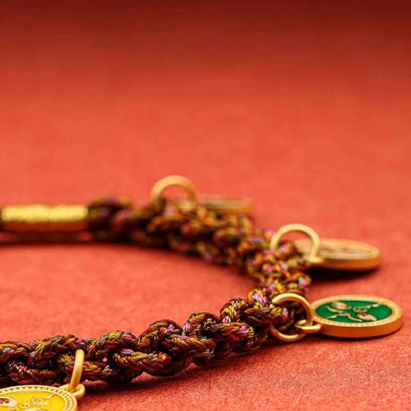 Armband Five – Glück & Wohlstand mit bunten Perlen und Glücksmünzen.