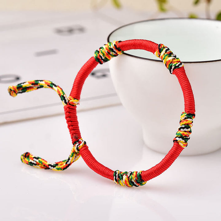 Rotes Armband – Schutz & Glück Balance mit bunten Elementen elastisch.