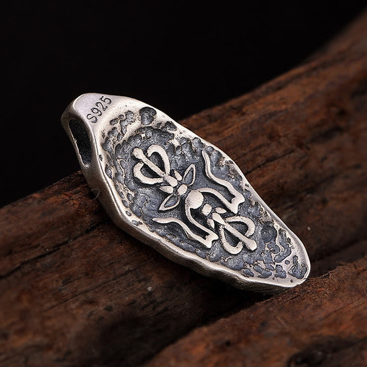 Kette Vajra – Segen – Bild 9 – Silber Vajra Ring mit Blumenmuster, S925 Stempel sichtbar