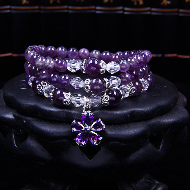 Armband Amethyst – Segen mit Blütenanhänger elegantes Schmuckstück