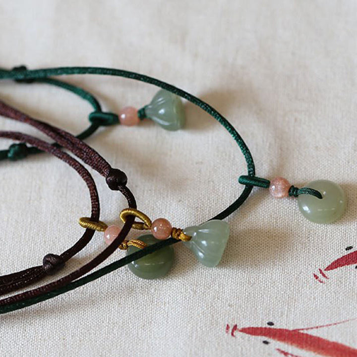 Jade Anhänger Lotusknospe Kordel Armband Naturstein
