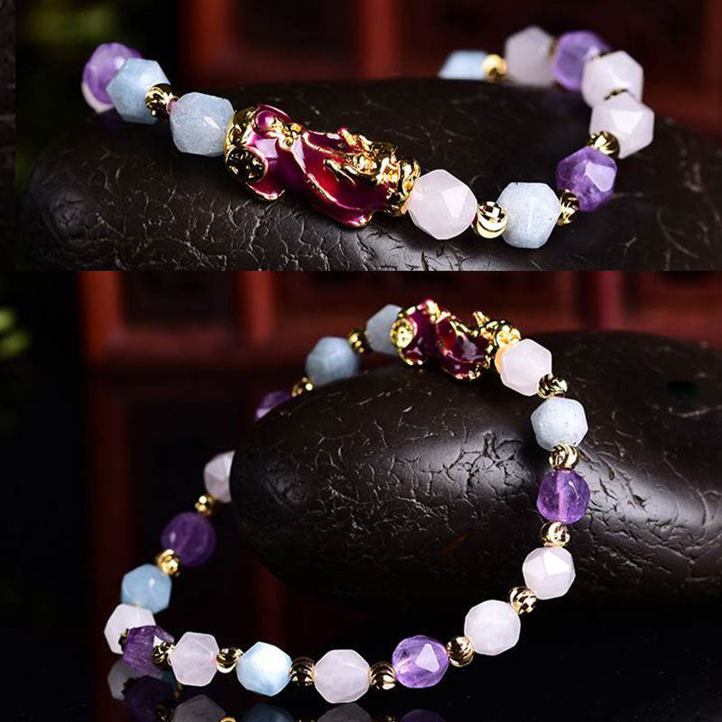 Armband Amethyst Pixiu Glück elegantes Perlenarmband gold verziert getragen