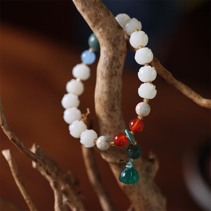 Bodhi Lotus Armband weiße Perlen rote grüne Edelsteine Harmonie