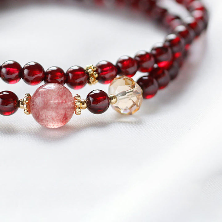 Armband Erdbeerquarz Granat rote Perlen eleganter Schmuck Handgelenk