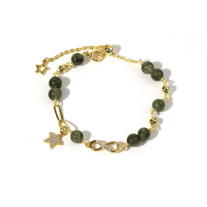 Grünes Armband mit Sternen Charm gold Naturstein elegant Schmuck