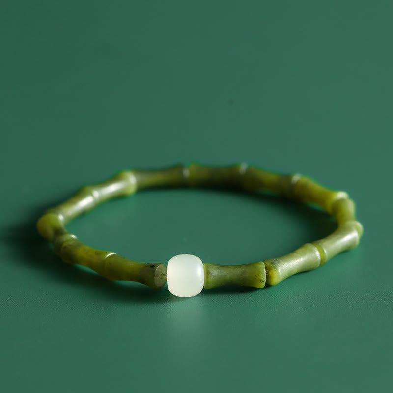 Jade Bambus Armband mit weißem Stein grüner Naturstein elastisch