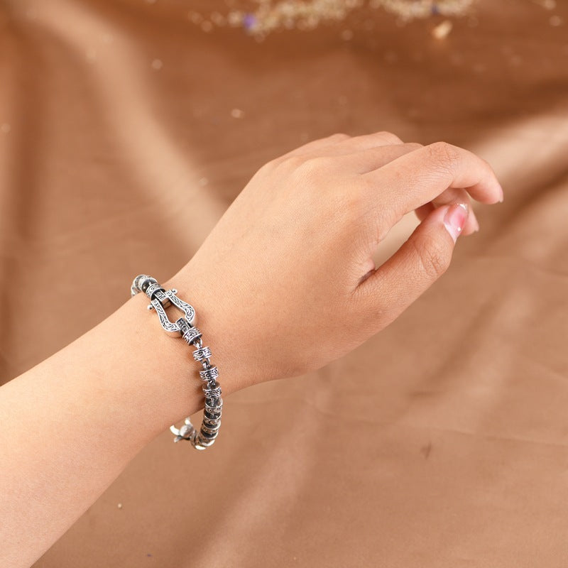 Silbernes Armband Tang Dynastie Glück elegante Handgelenk Trageaufnahme