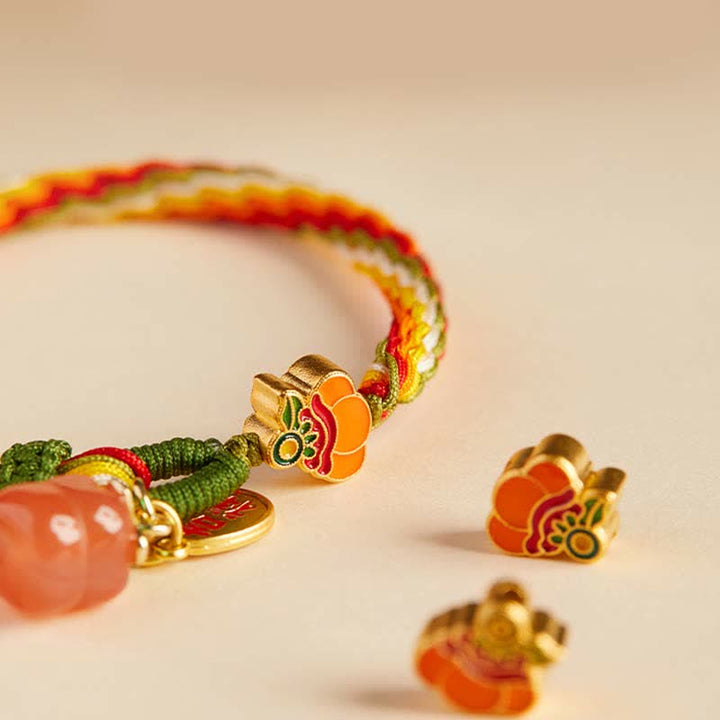 Armband Roter Achat – Stärke mit goldenem Blumenmotiv und Perle