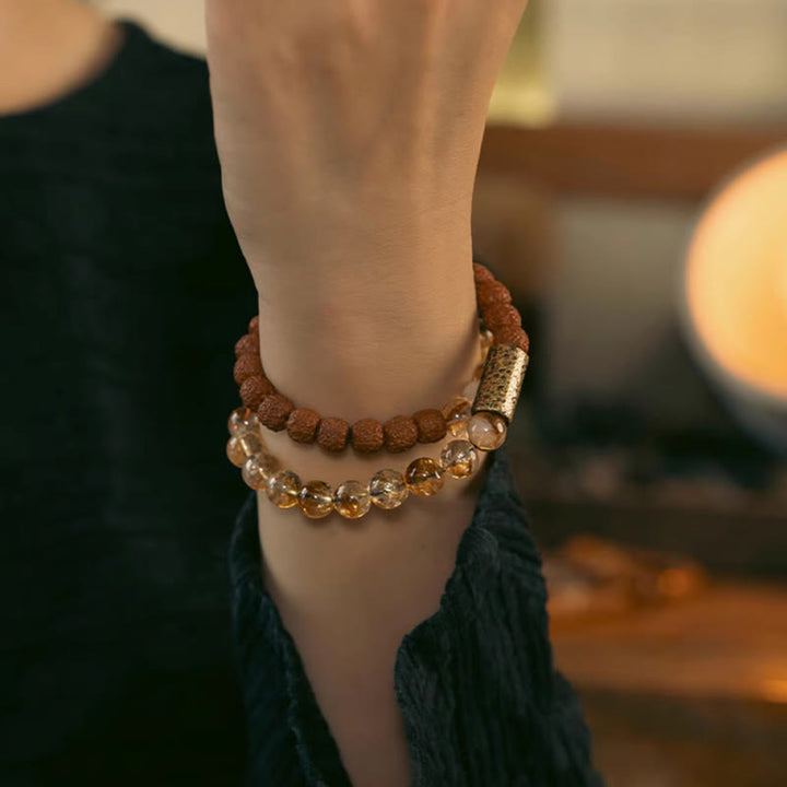 Armband Citrin Kristall – Wohlstand mit braunen Perlen elegant getragen