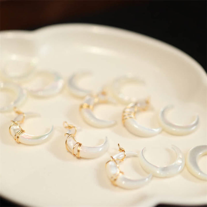 Mondstein Kette Segen vergoldet Perlmutt Halbmond Anhänger elegant