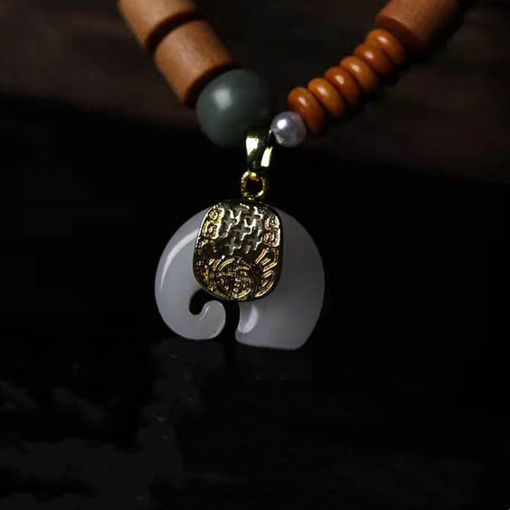 Armband Sandelholz Jade Elefant mit goldener Verschlusskappe Schutz