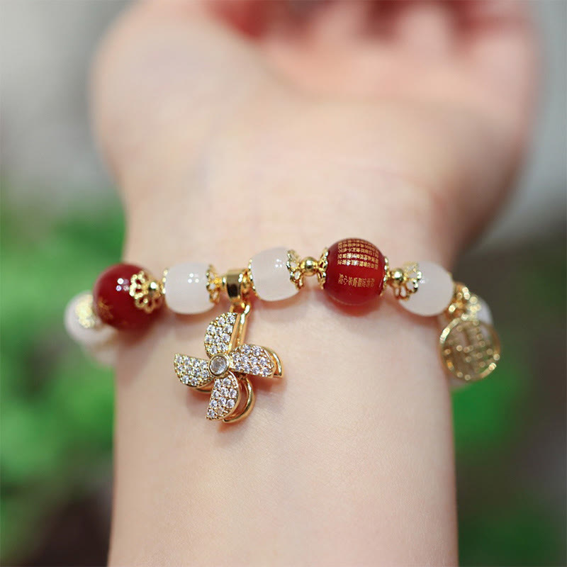 Armband Fu-Zeichen Segen rote weiße Perlen goldene Charms elegant