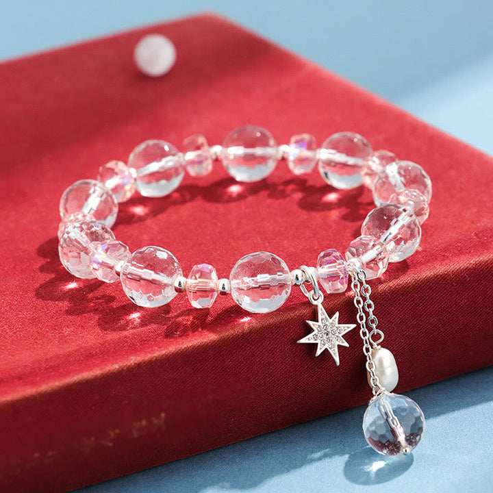 Armband Weißer Kristall Stern – Schutz elegantes Design funkelnde Perlen roter Samt.