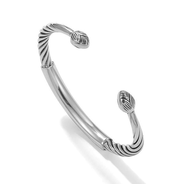 Silbernes Armband mit Blattmotiv Endkappen Schmuck Produktfoto Nahaufnahme